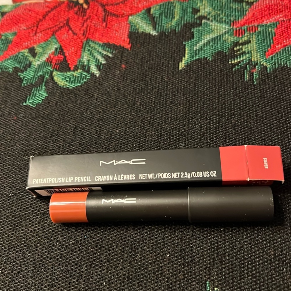 🛍MAC Lip Pencil.